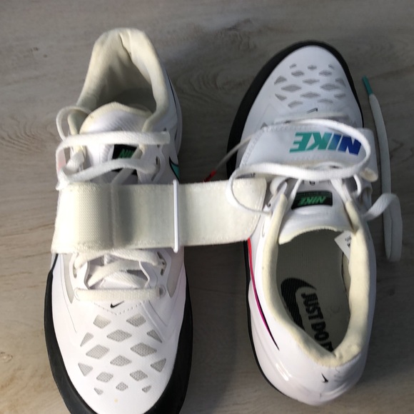 Nike - Picture 6 of 9